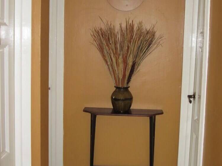 پانسیون Narakiel S Inn