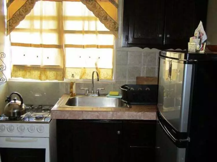 پانسیون Narakiel S Inn