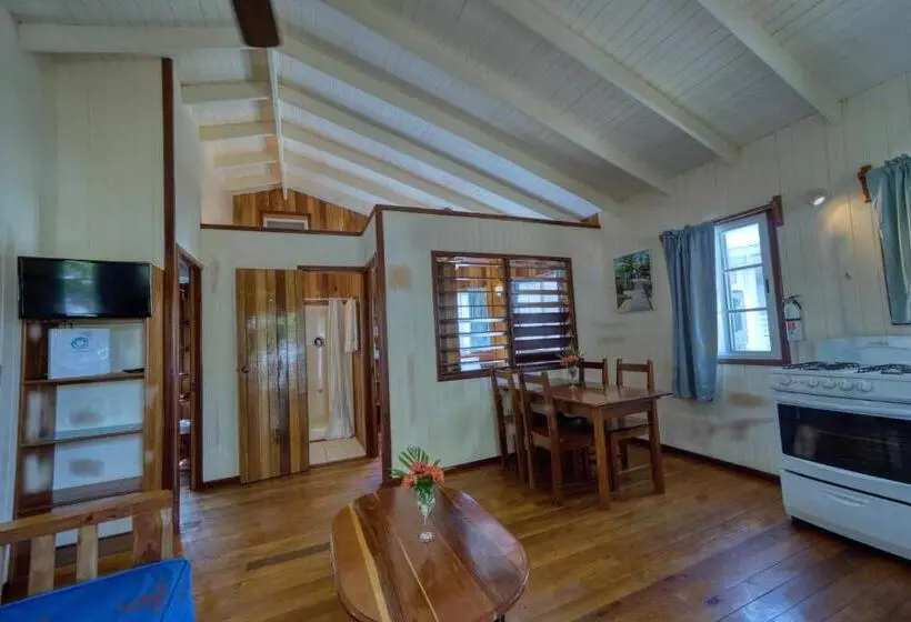 Majatalo Placencia Villas