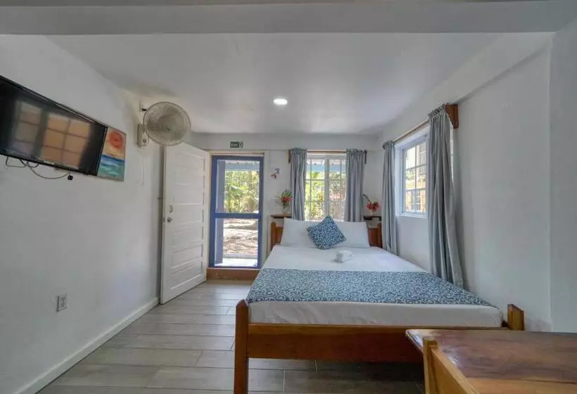 Majatalo Placencia Villas