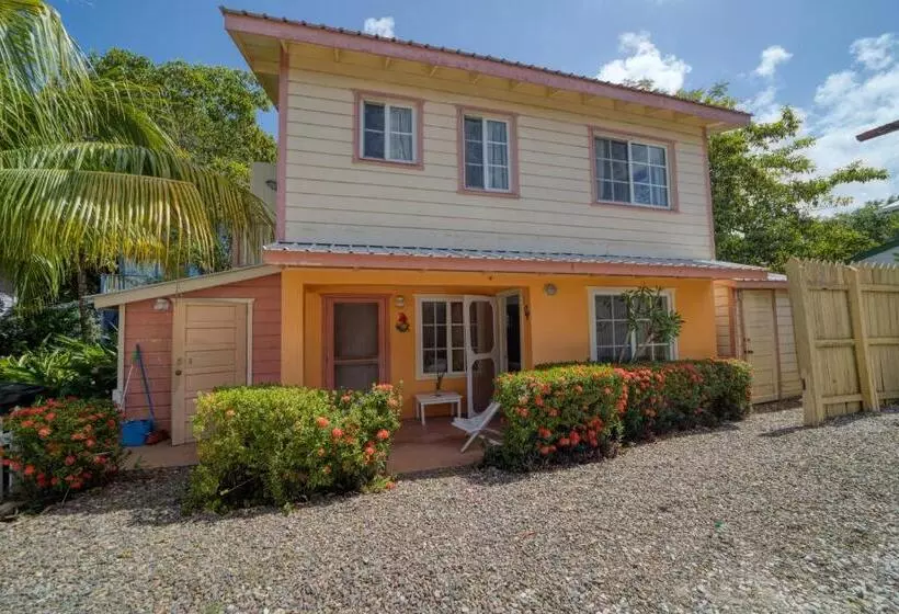 Majatalo Placencia Villas