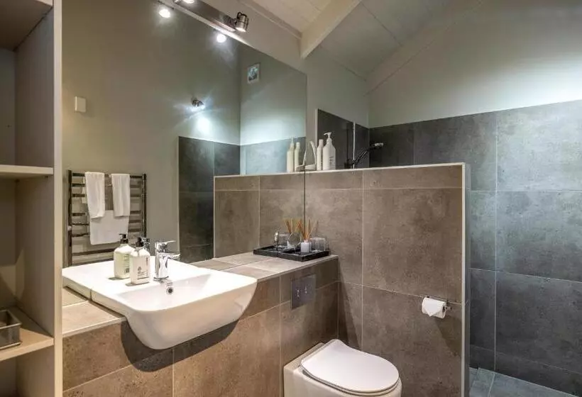 Majatalo The Moorings Studio Apartments