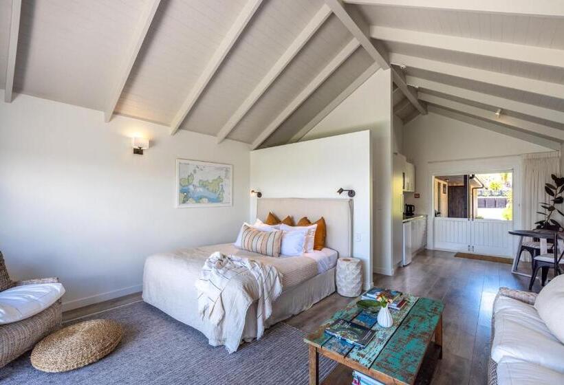 Пансион The Moorings Studio Apartments