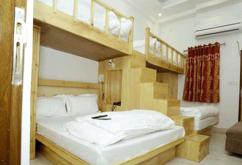 Friends Hostel By Backpackers Heaven New Delhi Railway Station  Paharganj