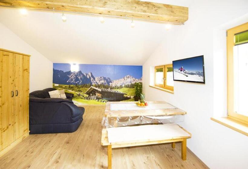 بنسيون Alpenhof Grafleiten