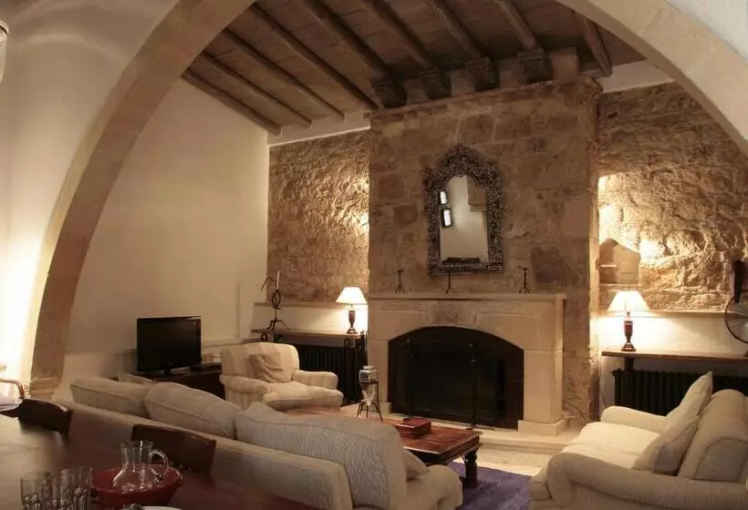 Majatalo Apokryfo Traditional Guesthouse