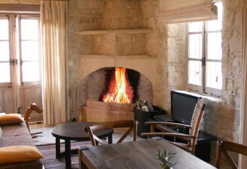 Majatalo Apokryfo Traditional Guesthouse