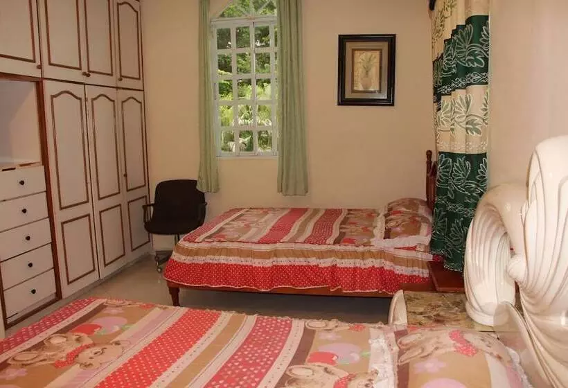 پانسیون Dumas Villas