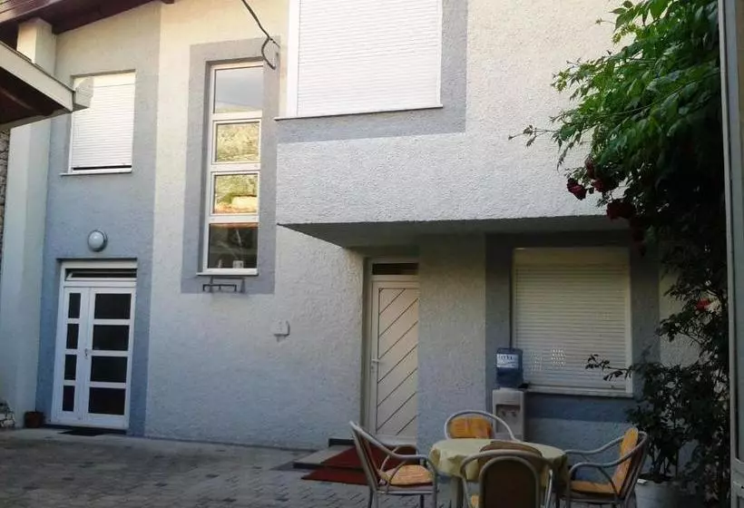 پانسیون Elite Guest House