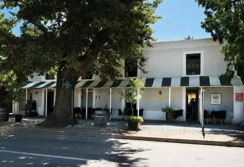 Majatalo Old Potters Inn