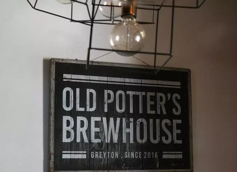 Majatalo Old Potters Inn