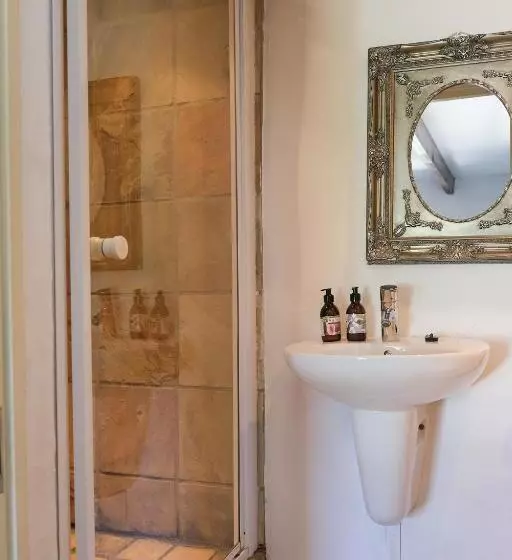 Majatalo Old Potters Inn