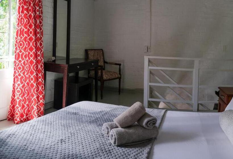 ペンション Old Potters Inn