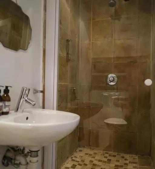 Majatalo Old Potters Inn