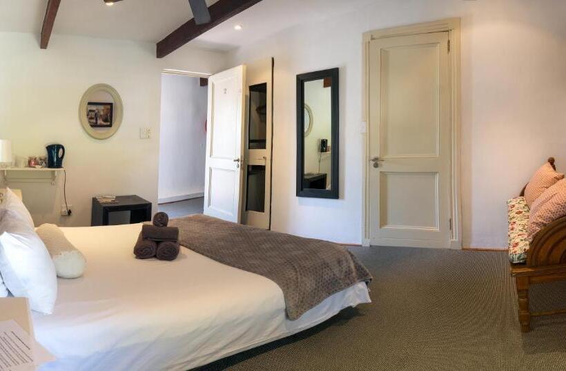 ペンション Old Potters Inn