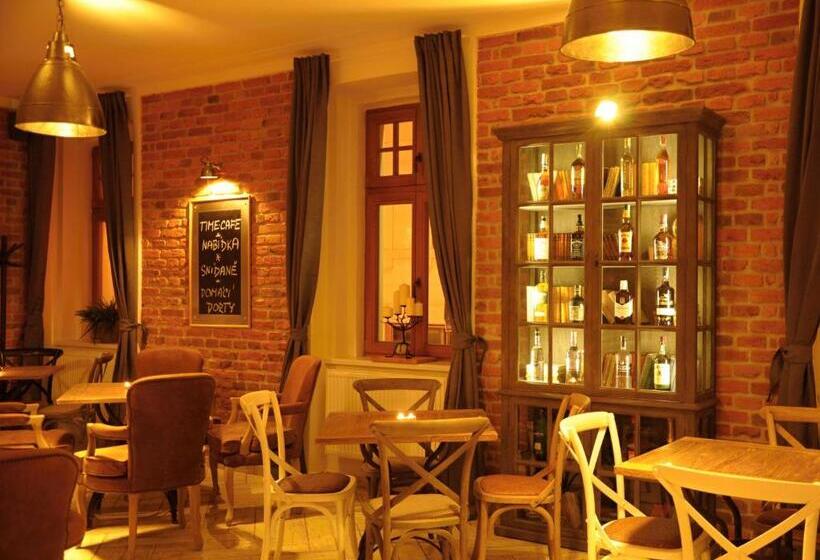 פנסיון Time Cafe & Penzion