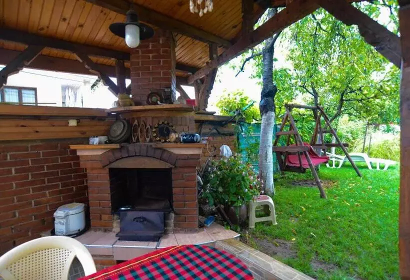 پانسیون Topuzovi Guest House