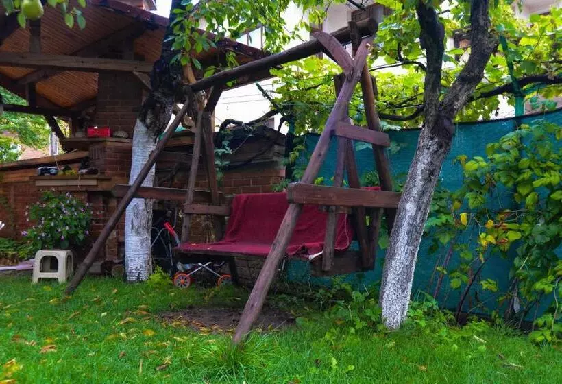پانسیون Topuzovi Guest House