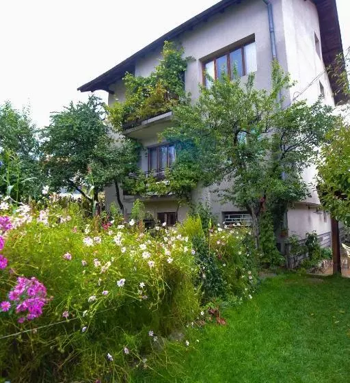 پانسیون Topuzovi Guest House