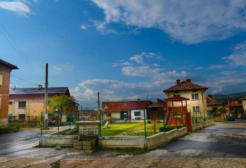 膳宿费 Topuzovi Guest House