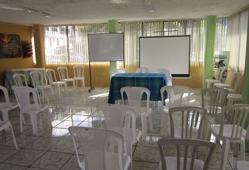 فندق صغير Hosteria Llanovientos