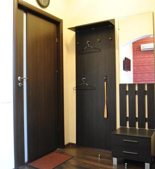 هاستل Nakhodka Inn