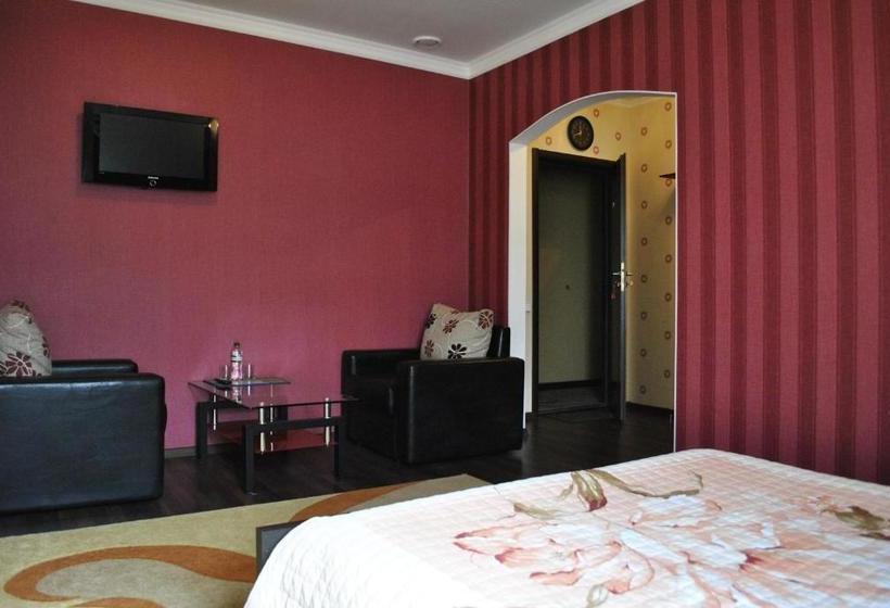 هاستل Nakhodka Inn