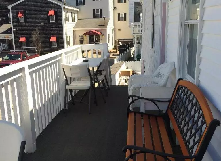 ユースホステル The New Oceanic Inn