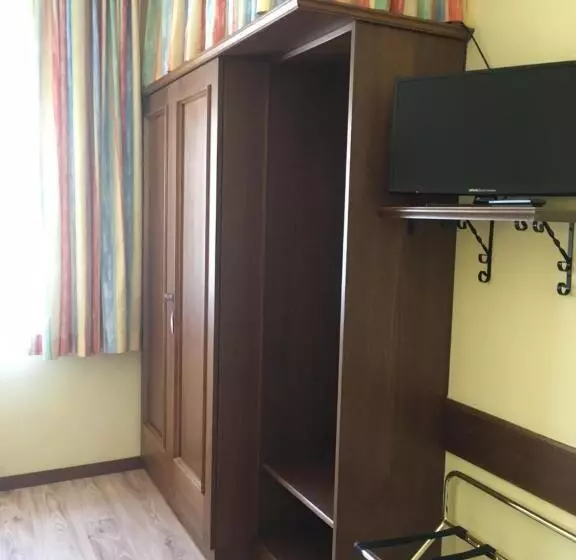 Helenental Pension & Apartments