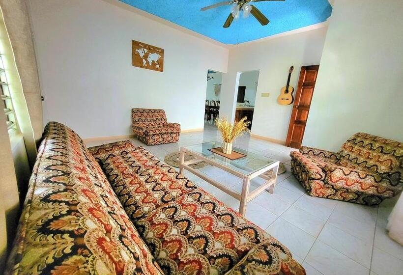 پانسیون Green's Palace Jamaica