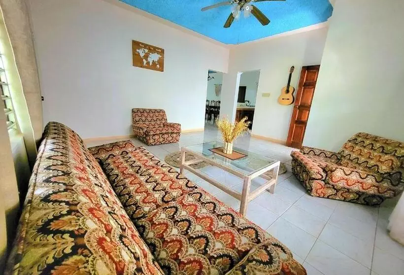 پانسیون Green's Palace Jamaica