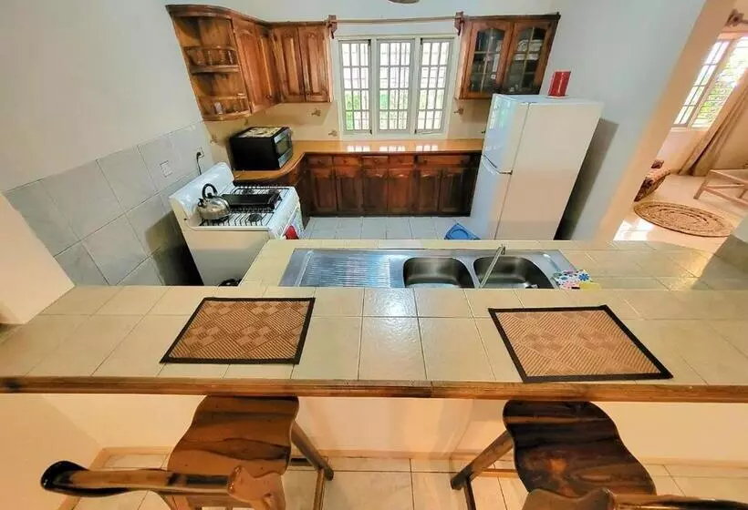 پانسیون Green's Palace Jamaica