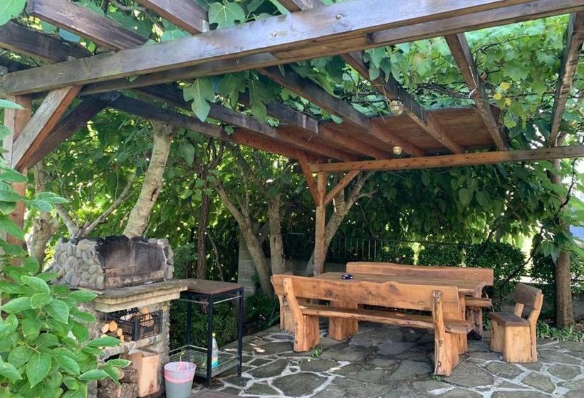 פנסיון Villa California