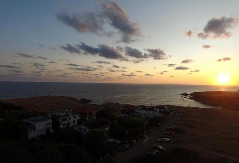 פנסיון Villa California