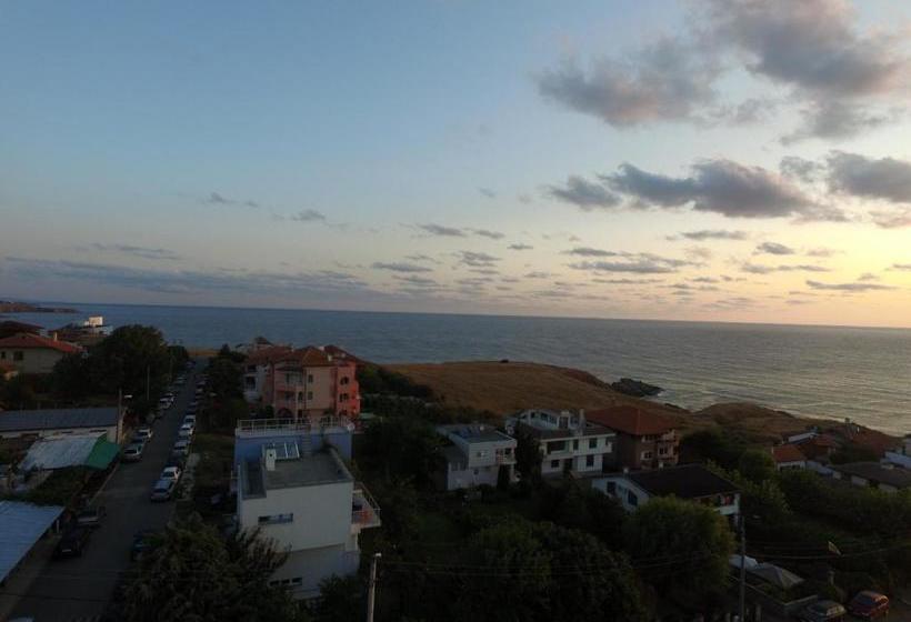 פנסיון Villa California