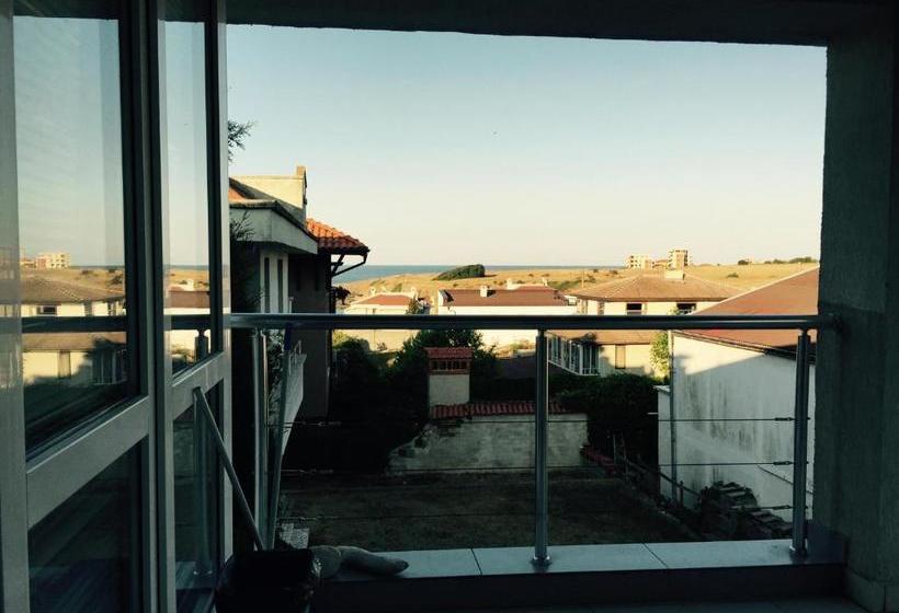 פנסיון Villa California