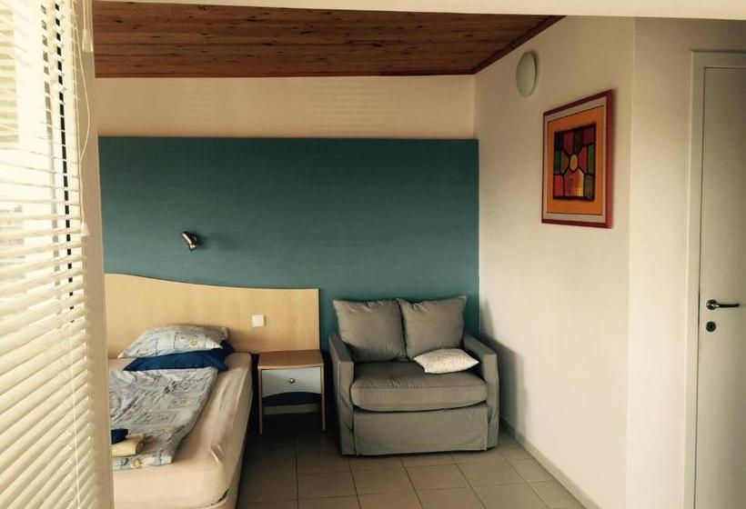 פנסיון Villa California