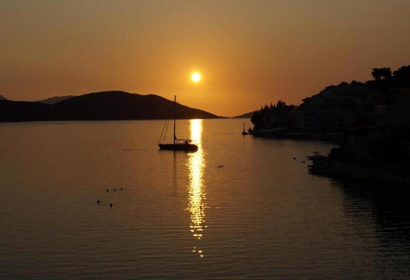 پانسیون Villa Obad Guest House