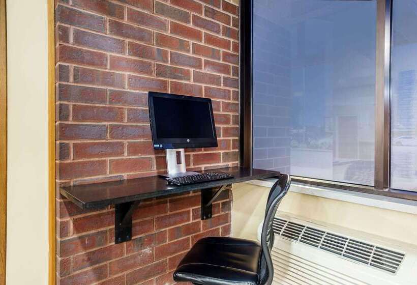 فندق صغير Comfort Inn & Suites