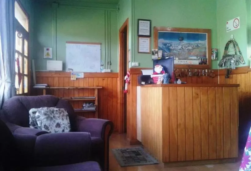 ユースホステル Hostal El Rincón