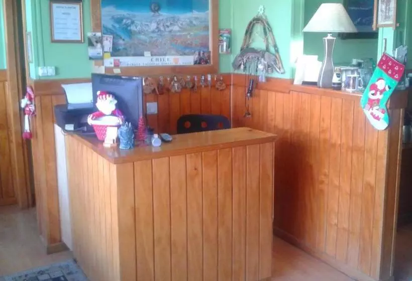 ユースホステル Hostal El Rincón