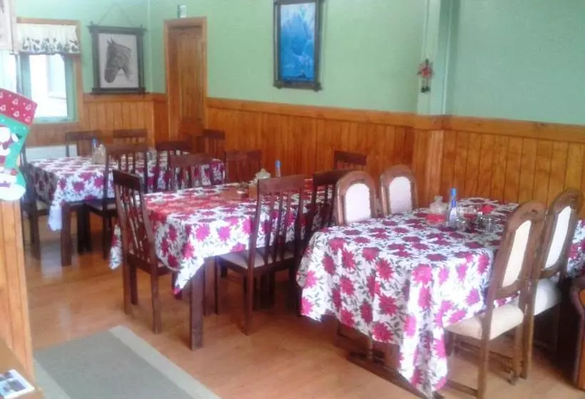 ユースホステル Hostal El Rincón