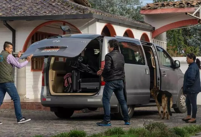 Retkeilymaja Hosteria San Carlos Tababela