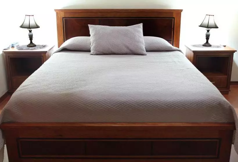 Retkeilymaja Hosteria San Carlos Tababela