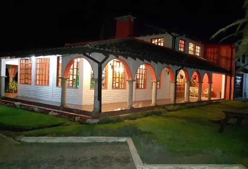 Retkeilymaja Hosteria San Carlos Tababela