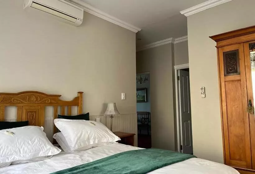 La Pension Guest House