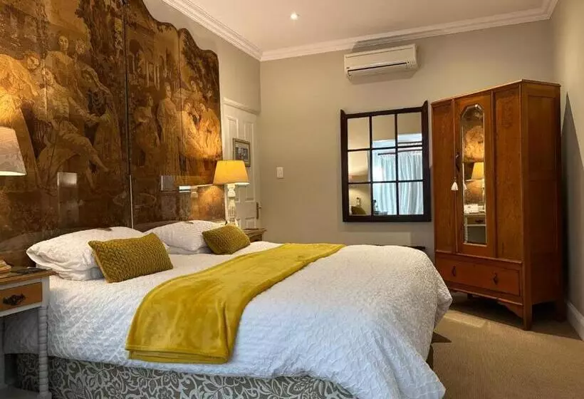 La Pension Guest House