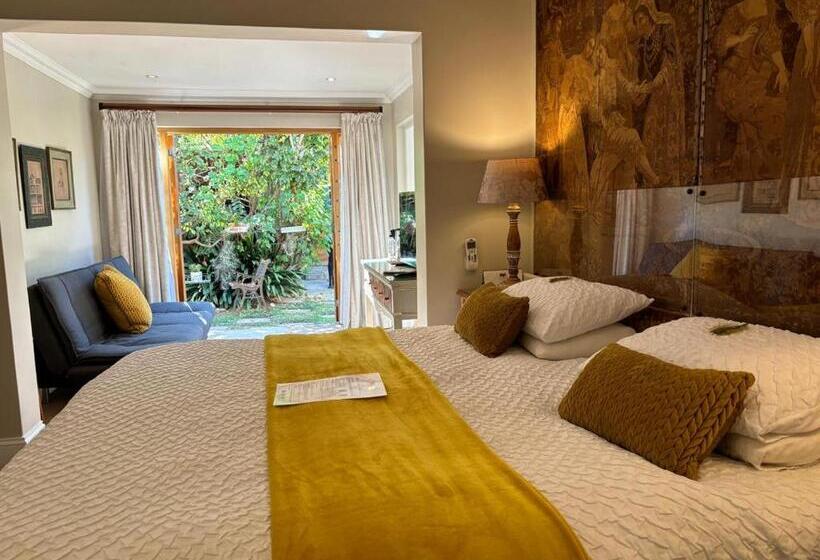 La Pension Guest House