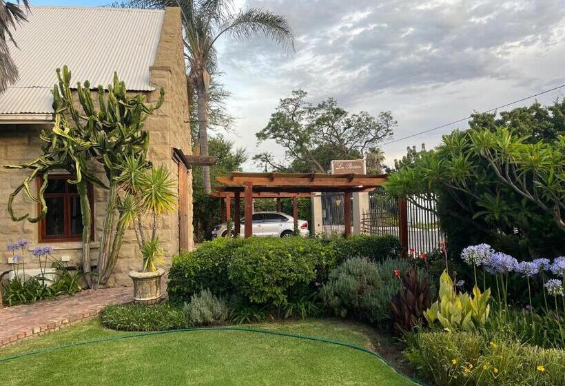 La Pension Guest House