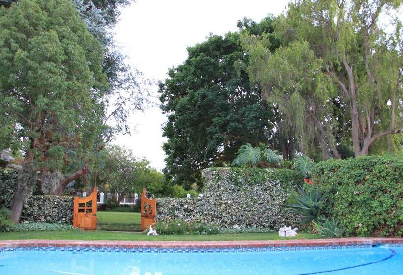 La Pension Guest House